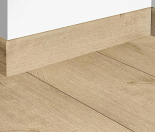 Ламинированный плинтус Kaindl Хикори Соаве 